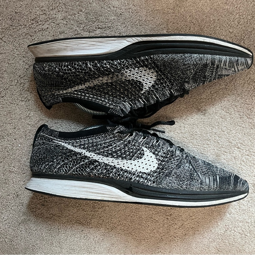 Nike flyknit racer size 10.5